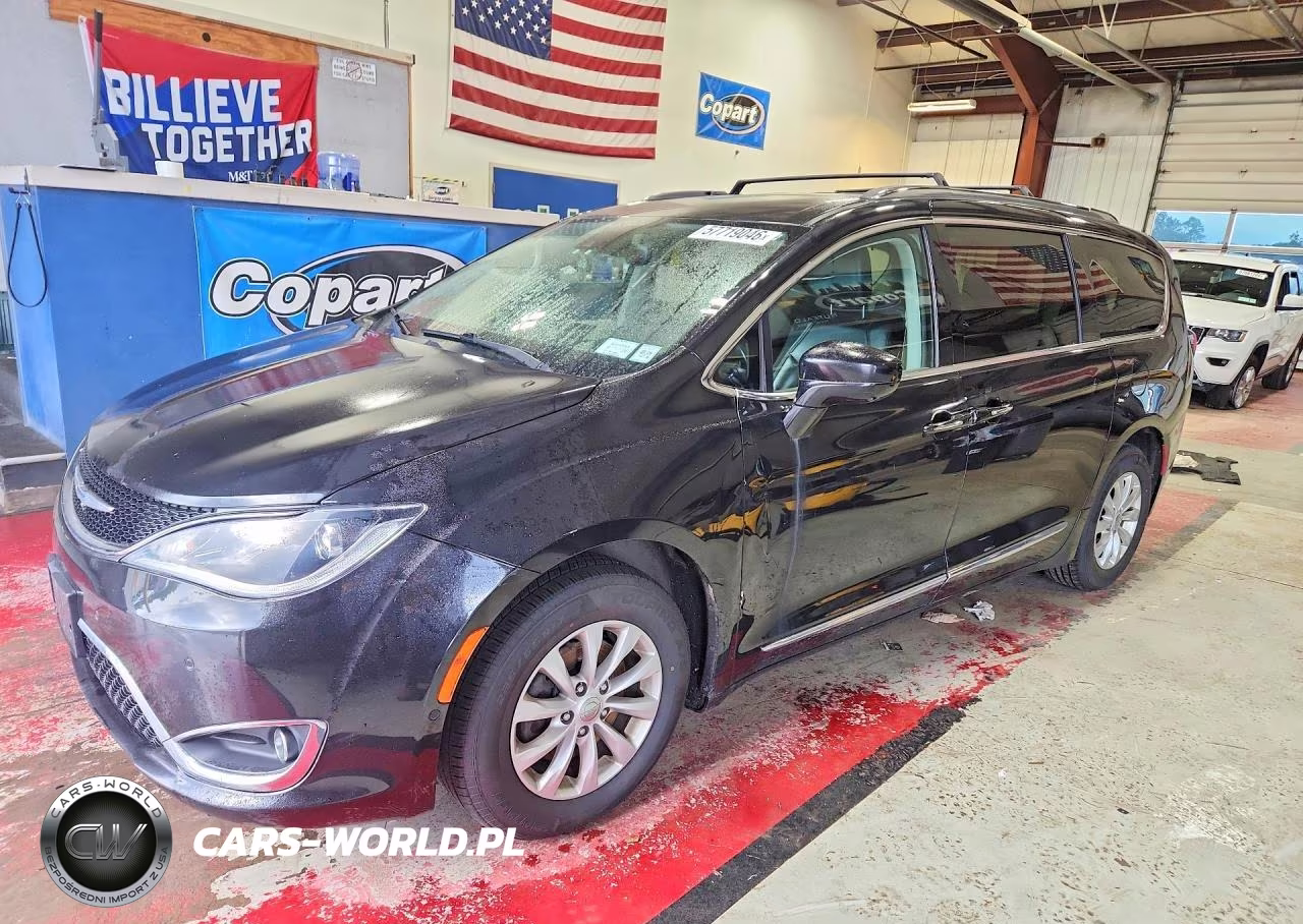 2018 Chrysler Pacifica Touring L – zdjęcie 1 z 13