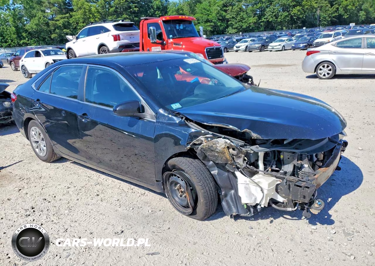 2015 Toyota Camry Le VIN:4T1BF1FK5FU035930 - 4