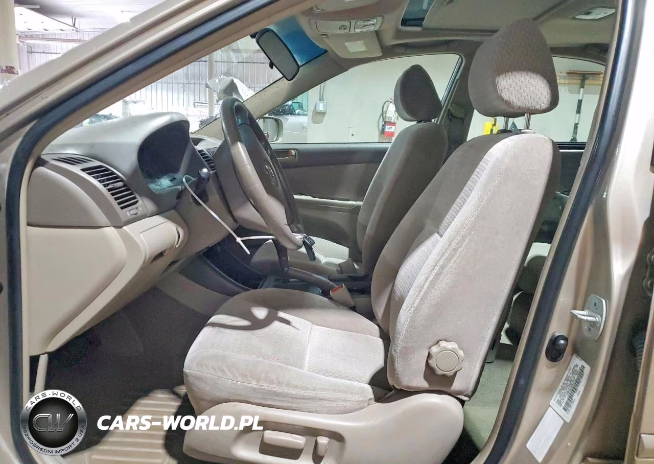2002 Toyota Camry Le VIN:4T1BE32K32U594441 - 7