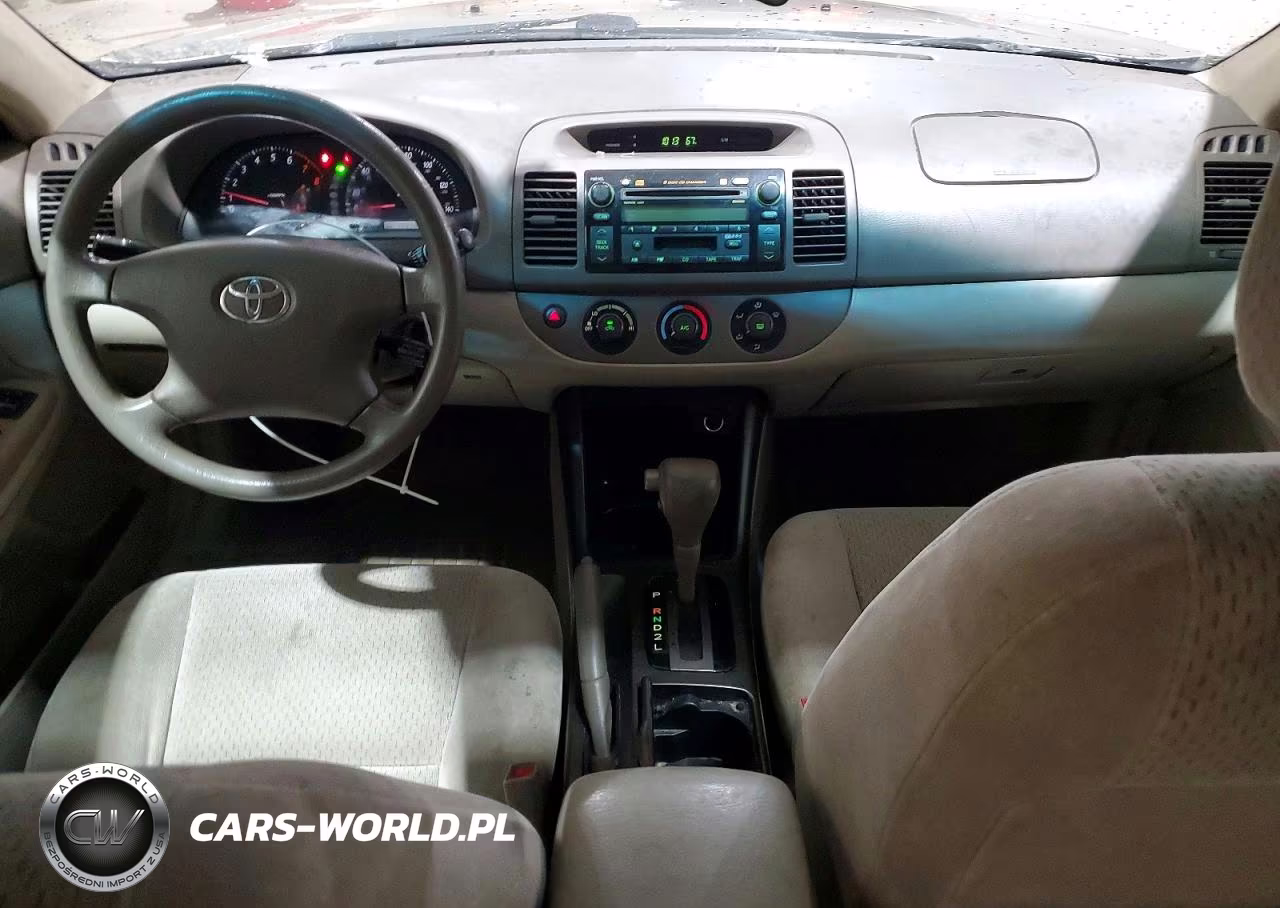 2002 Toyota Camry Le VIN:4T1BE32K32U594441 - 8