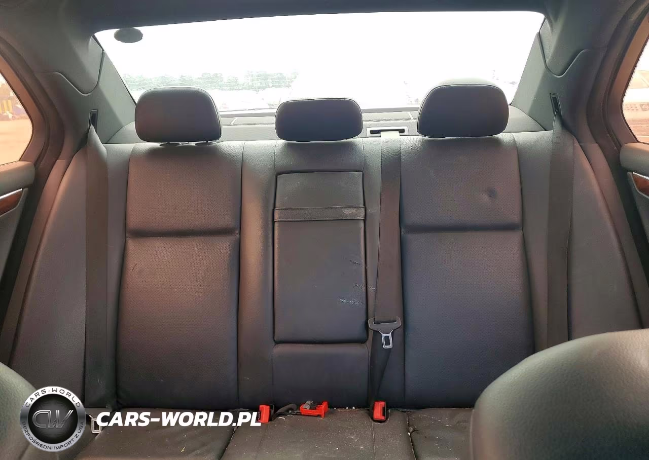 2010 Mercedes-Benz C 300 4Matic VIN:WDDGF8BB7AR124330 - 10