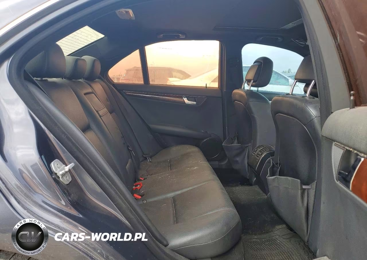 2010 Mercedes-Benz C 300 4Matic VIN:WDDGF8BB7AR124330 - 11