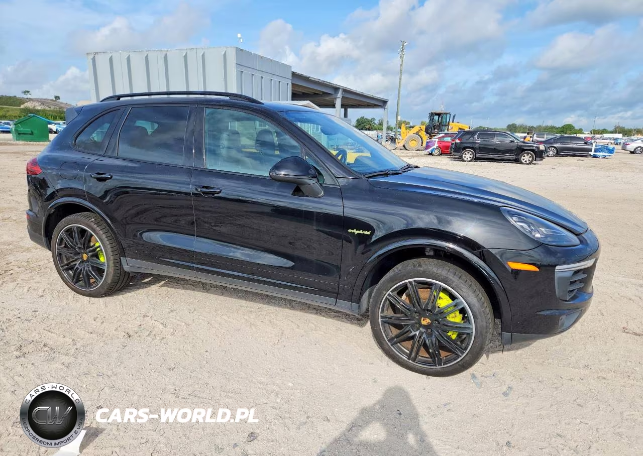 2017 Porsche Cayenne Se Hybrid Platinum VIN:WP1AE2A27HLA74946 - 4