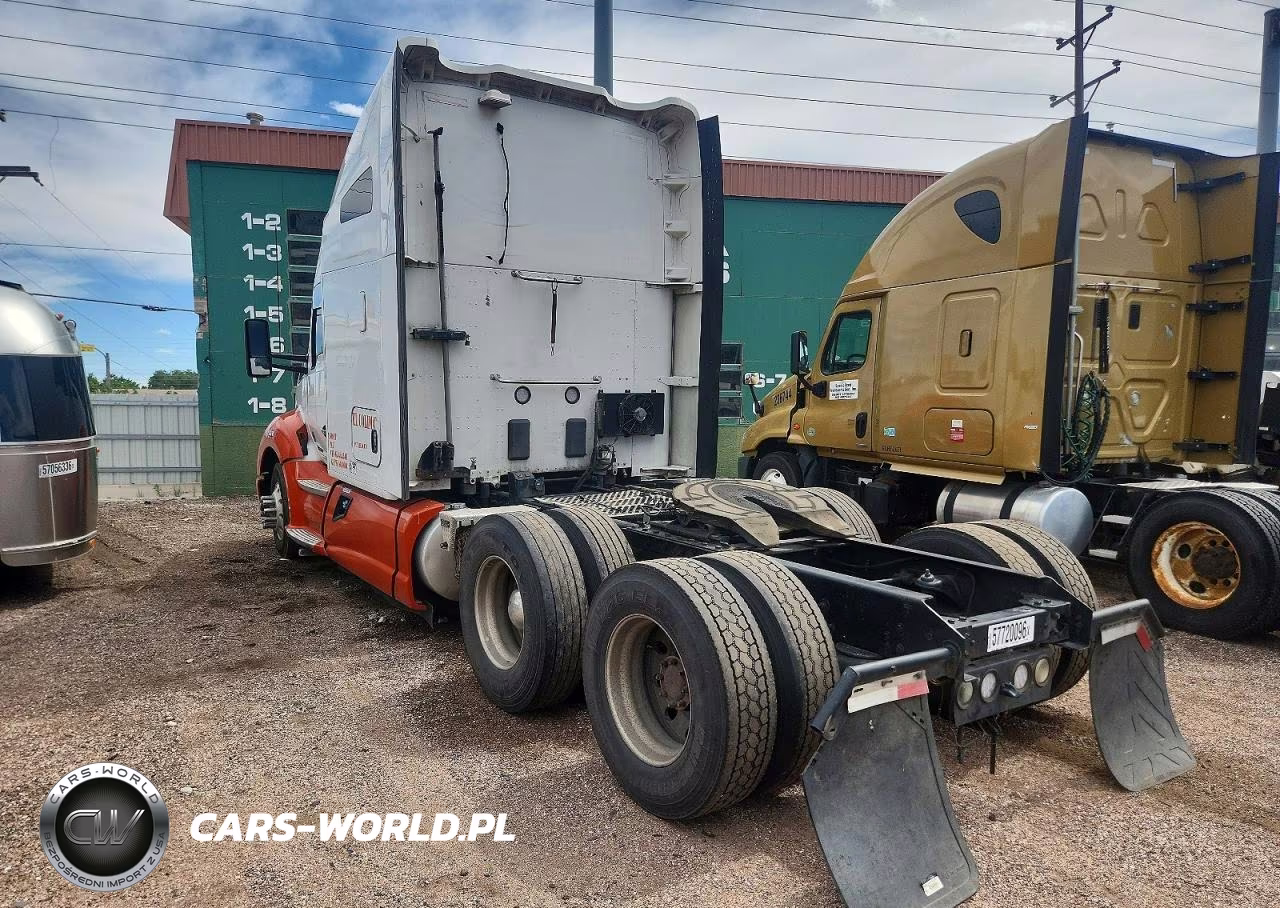 2016 Kenworth Construction T680 VIN:1XKYDP9X3GJ444546 - 3