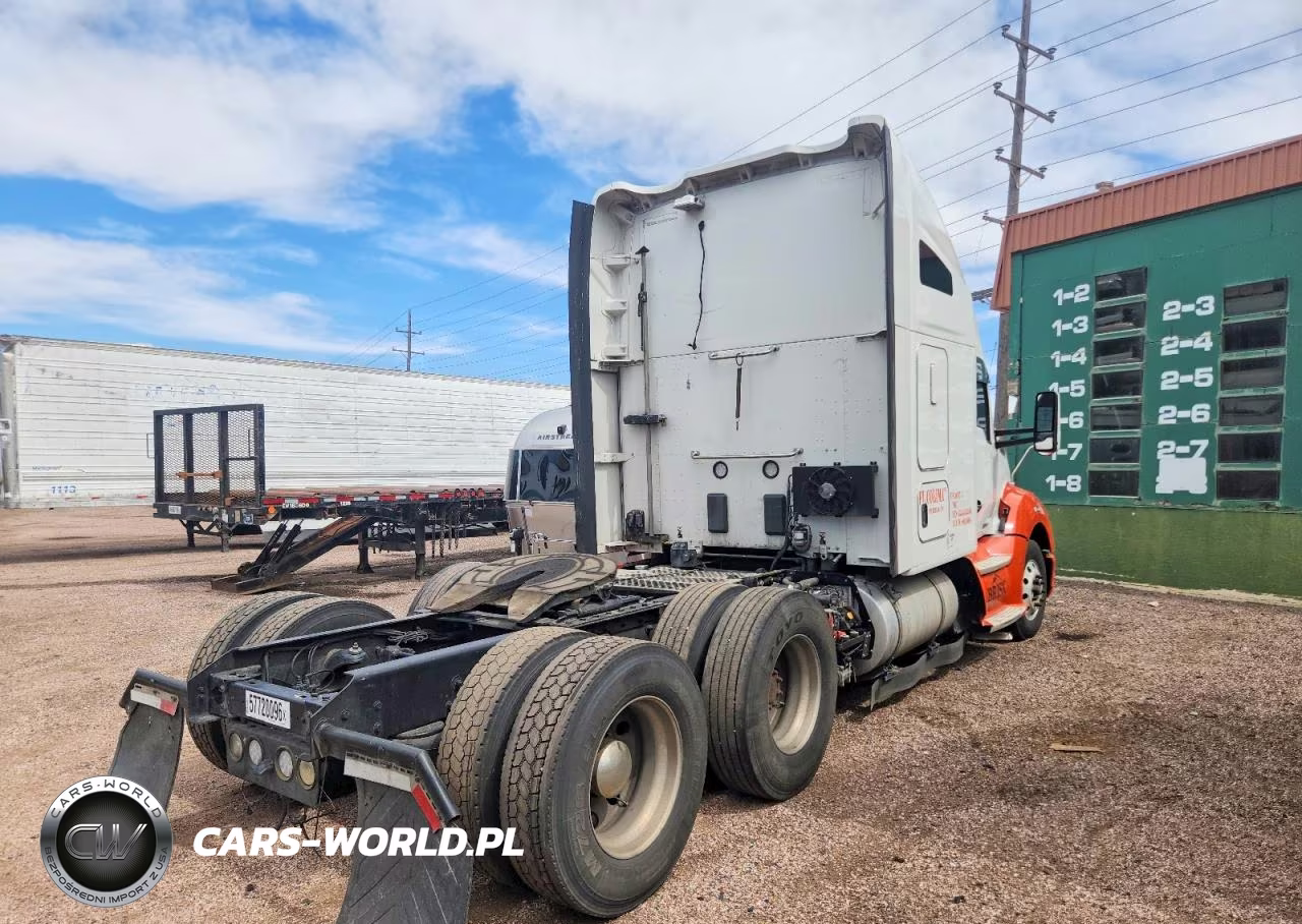 2016 Kenworth Construction T680 VIN:1XKYDP9X3GJ444546 - 4