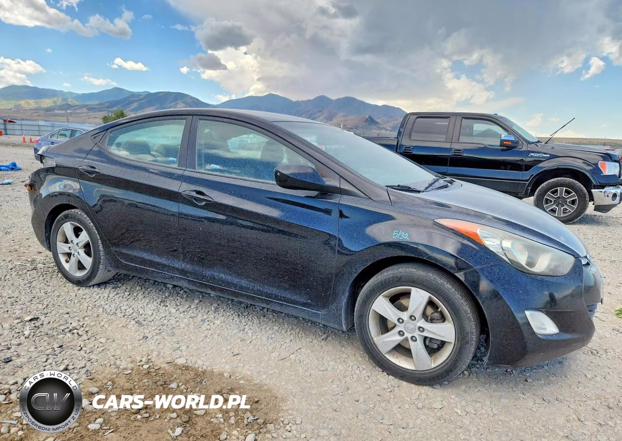 2013 Hyundai Elantra Gls VIN:KMHDH4AE2DU567736 - 4