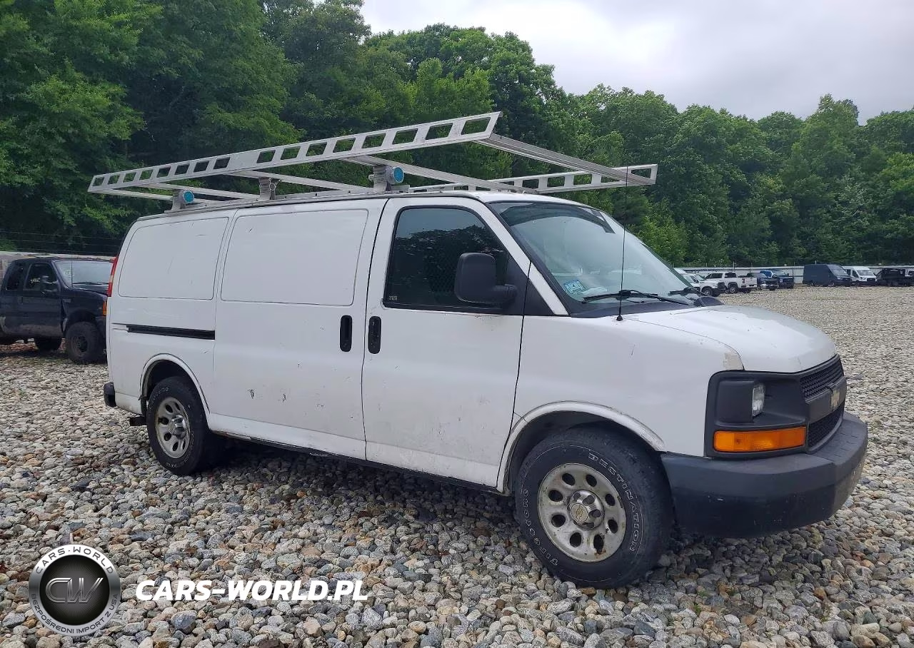 2011 Chevrolet Express G1500 VIN:1GCSGAFX7B1183330 - 4