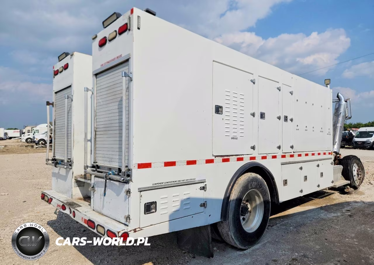 2015 Peterbilt 337 Fuel - Lube Truck VIN:2NP2HJ7X4FM255281 - 4