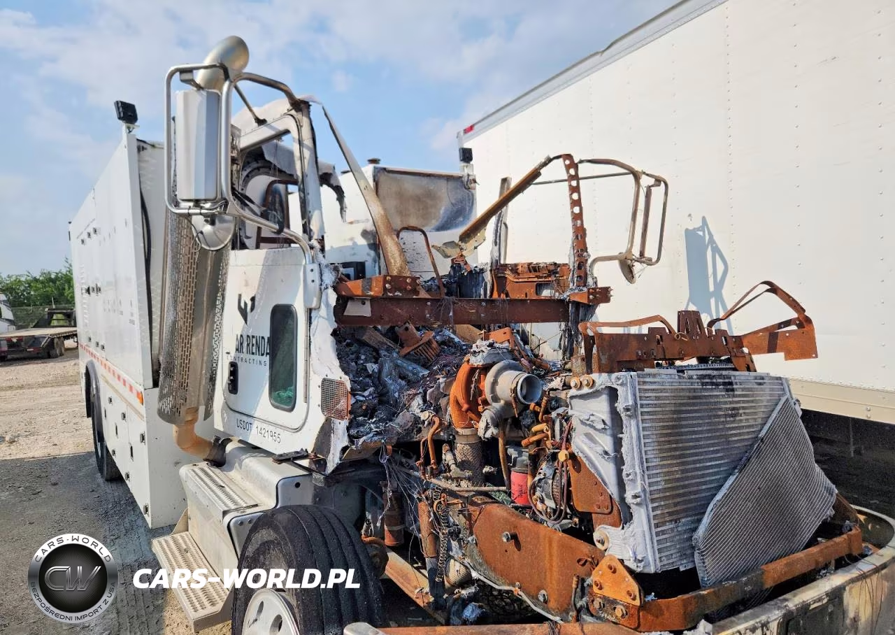 2015 Peterbilt 337 Fuel - Lube Truck VIN:2NP2HJ7X4FM255281 - 9