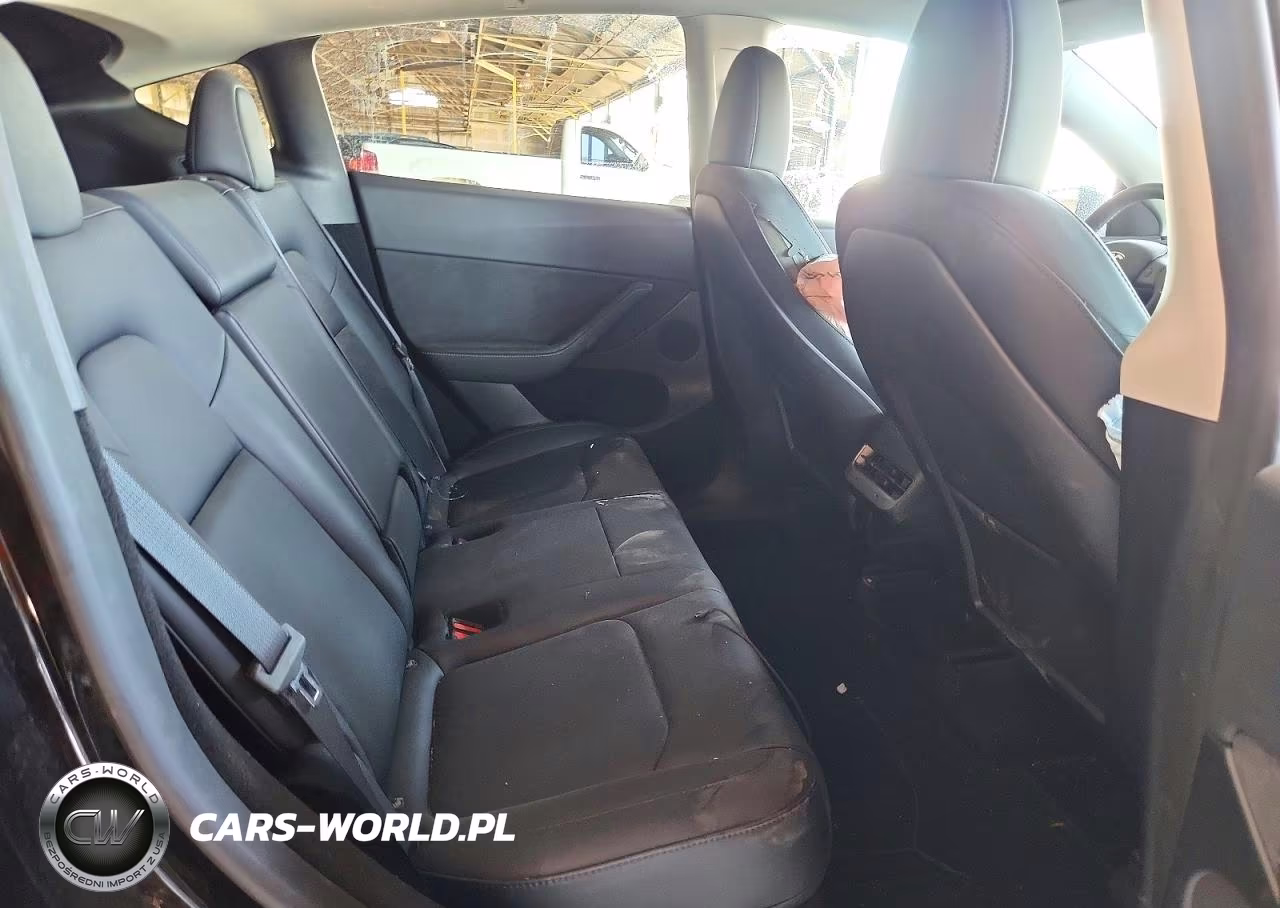 2023 Tesla Model Y VIN:7SAYGDEE0PF920459 - 10