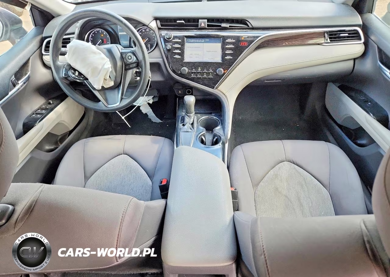 2018 Toyota Camry Le VIN:4T1B11HK2JU029958 - 8