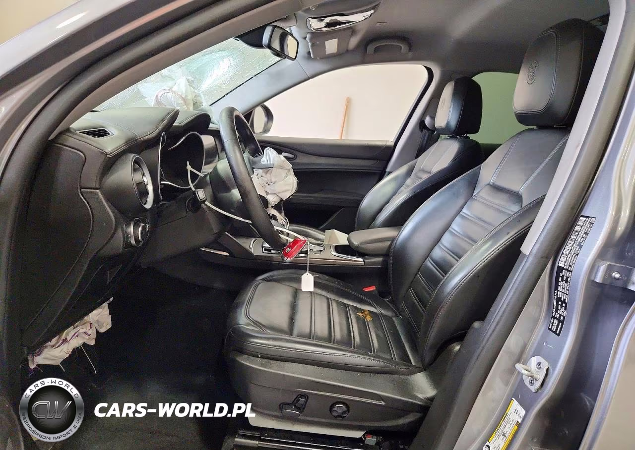 2020 Alfa Romeo Stelvio Ti VIN:ZASPAKBN0L7C75967 - 7