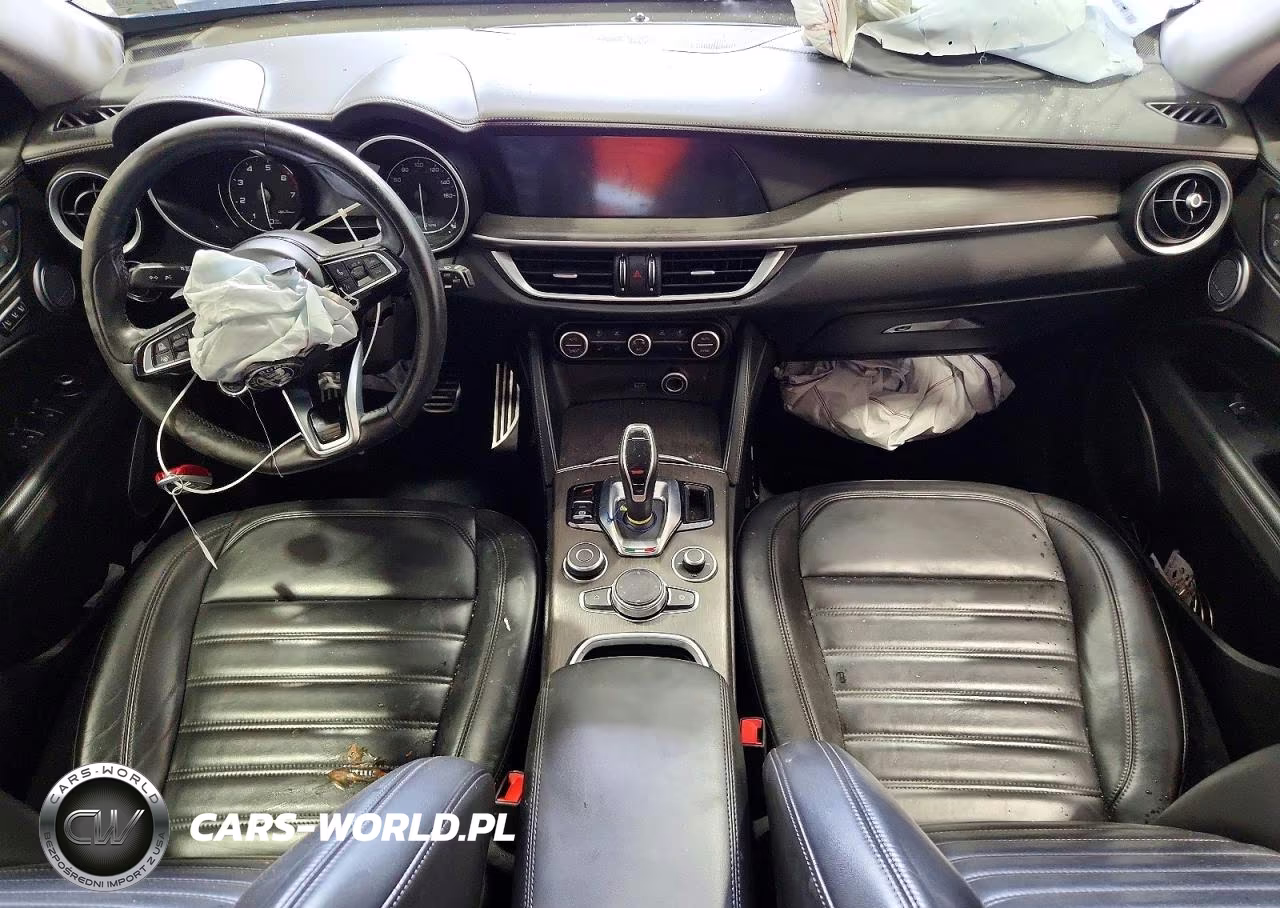 2020 Alfa Romeo Stelvio Ti VIN:ZASPAKBN0L7C75967 - 8