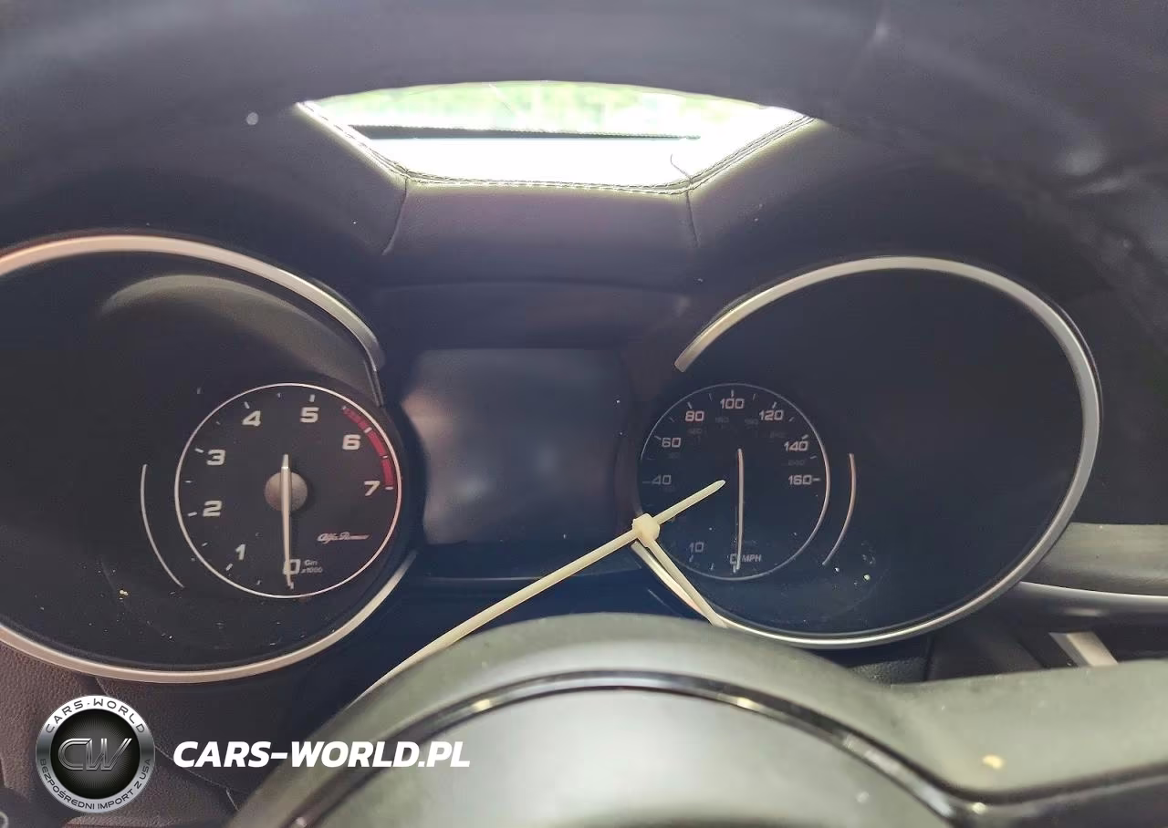 2020 Alfa Romeo Stelvio Ti VIN:ZASPAKBN0L7C75967 - 9
