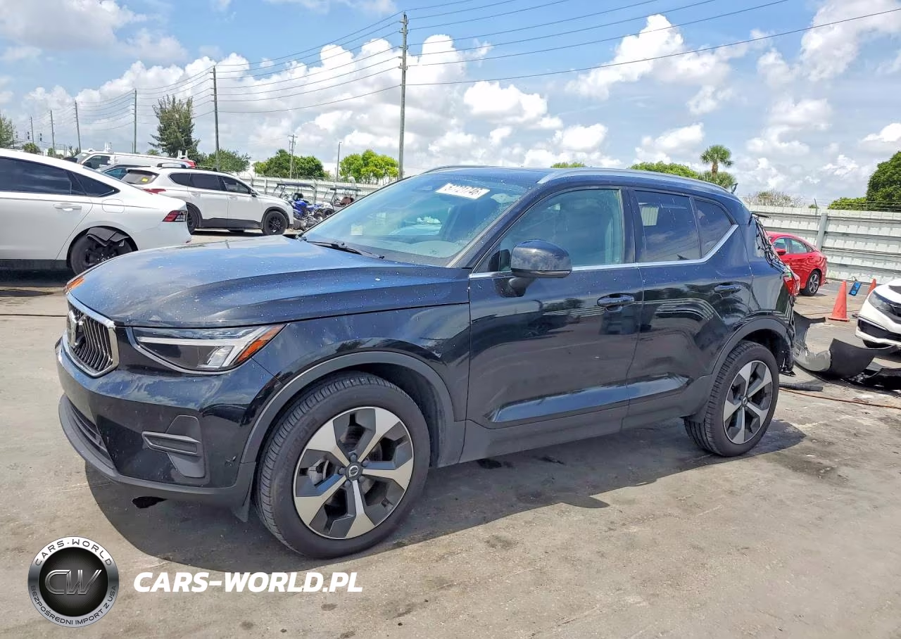 2025 Volvo Xc40 Core