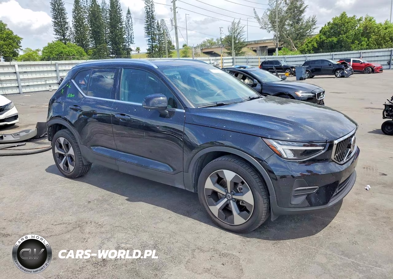 2025 Volvo Xc40 Core VIN:YV4L12UJXS2552652 - 4