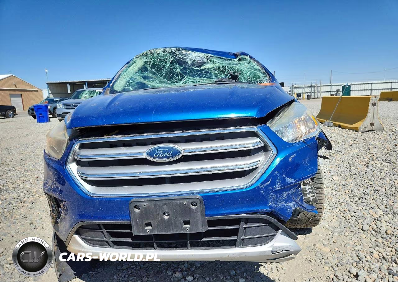2017 Ford Escape Se VIN:1FMCU9GD7HUB60651 - 5