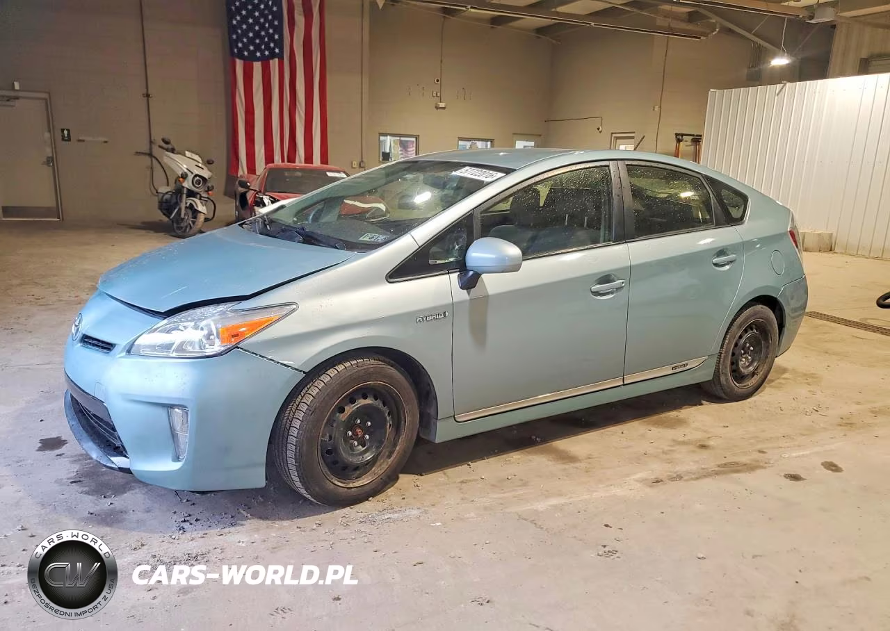 2014 Toyota Prius Three – zdjęcie 1 z 12
