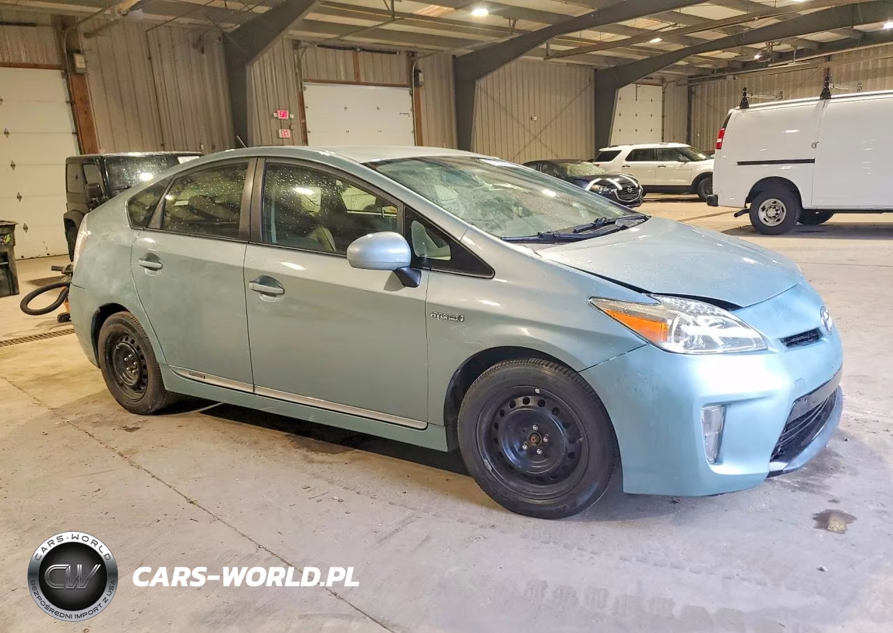 2014 Toyota Prius Three VIN:JTDKN3DU3E1815061 - 4