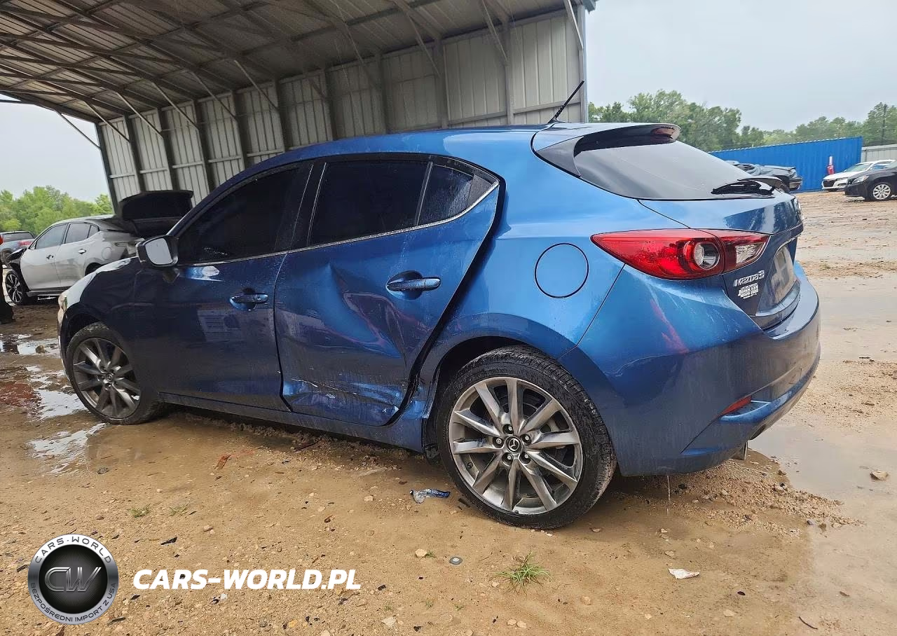 2018 Mazda 3 Touring VIN:3MZBN1L39JM199390 - 2