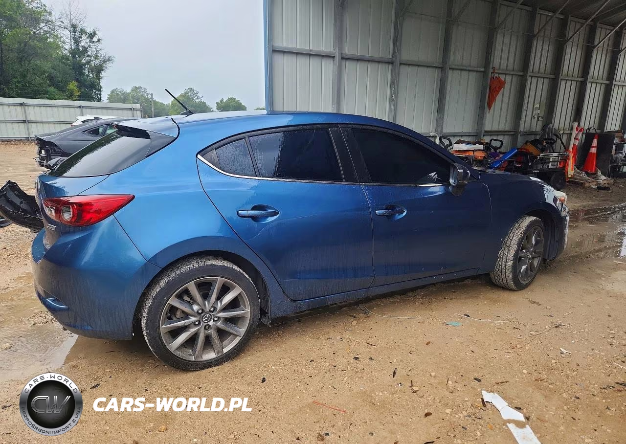2018 Mazda 3 Touring VIN:3MZBN1L39JM199390 - 3