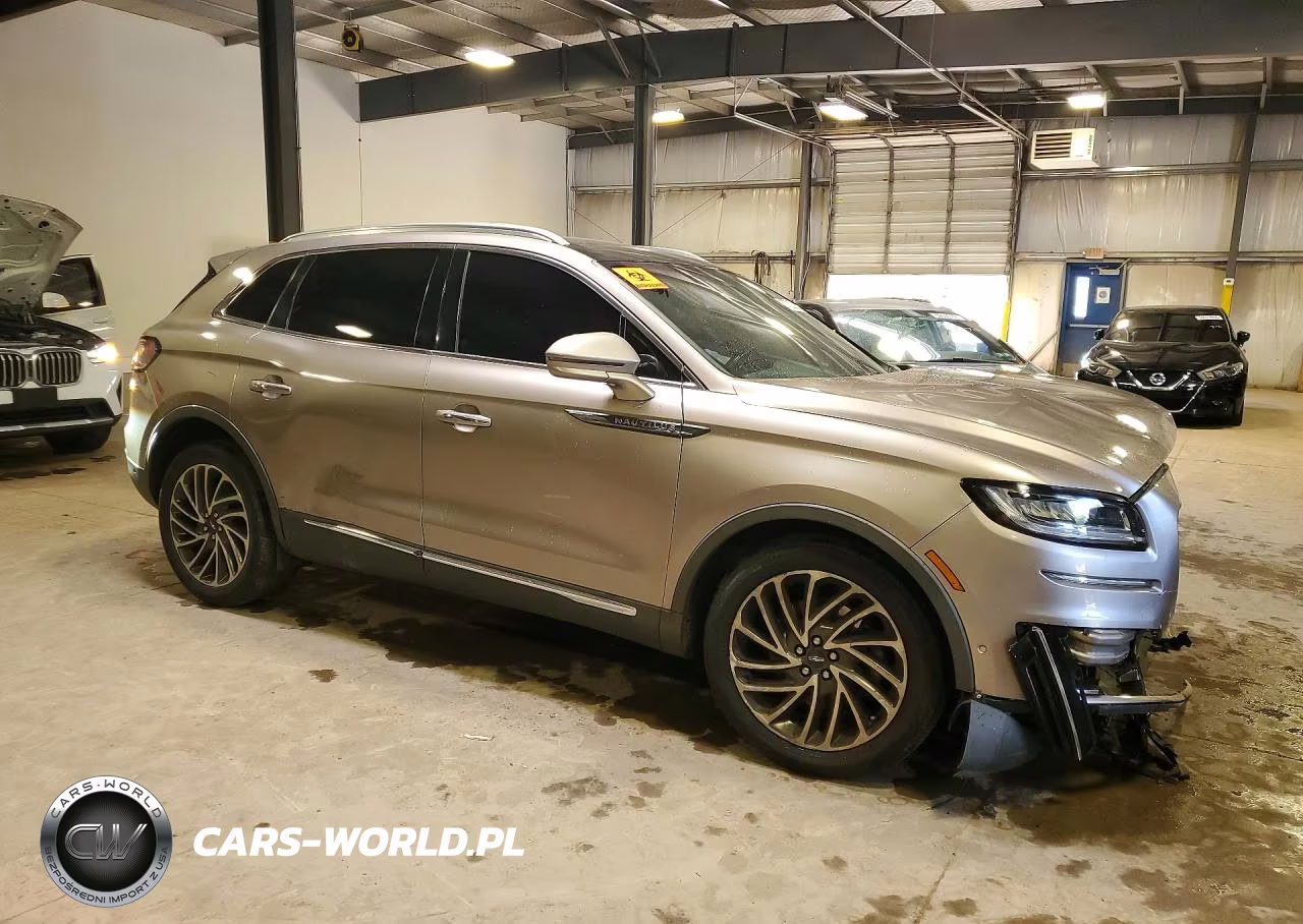 2019 Lincoln Nautilus Reserve VIN:2LMPJ8L96KBL61710 - 4