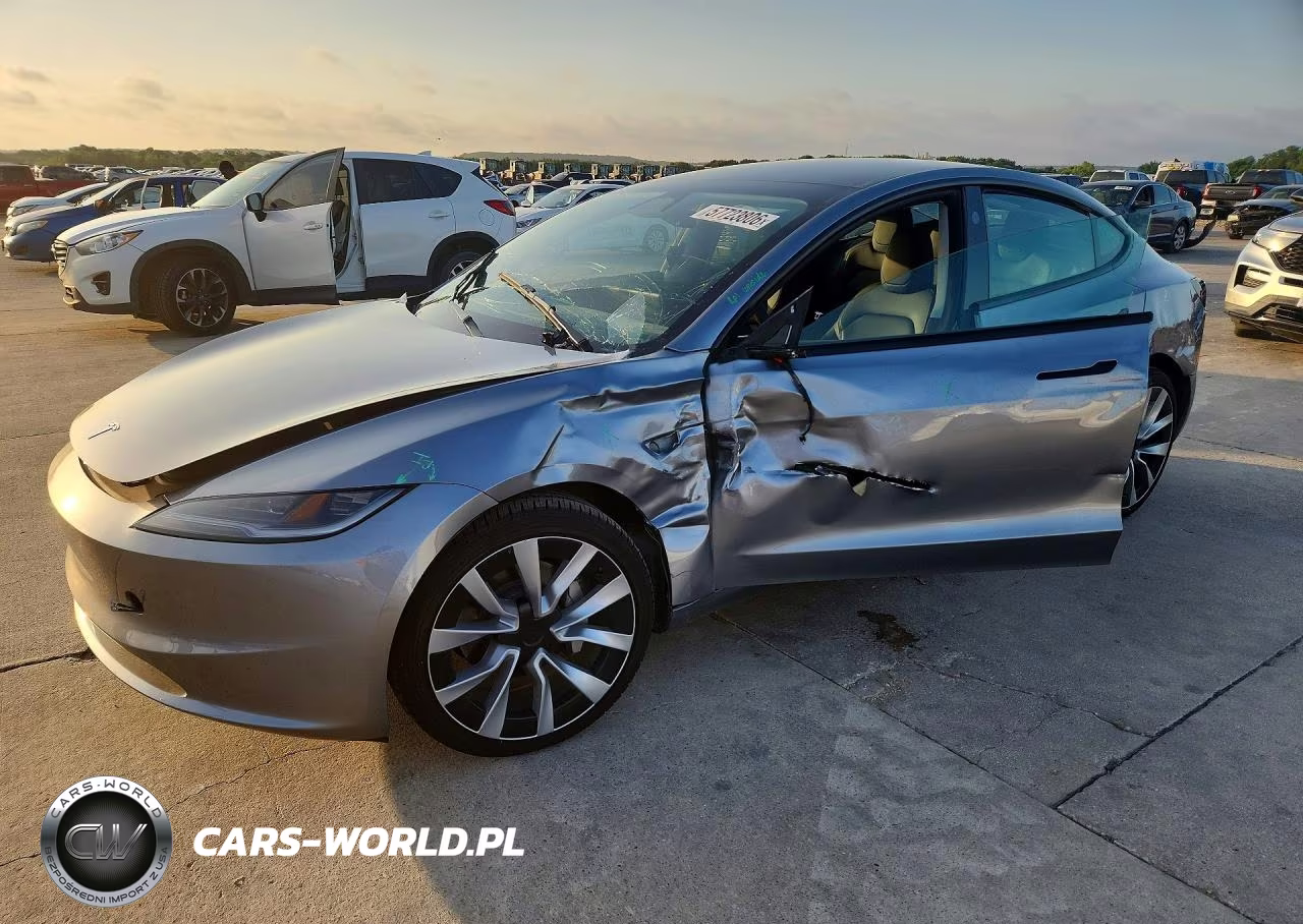 2025 Tesla Model 3 – zdjęcie 1 z 13