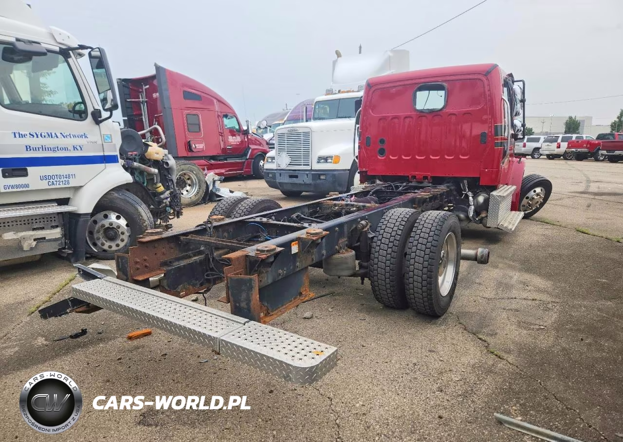 2015 Freightliner Business Class M2 Truck Cab And Chassis VIN:1FVACWDU2FHGS9658 - 4