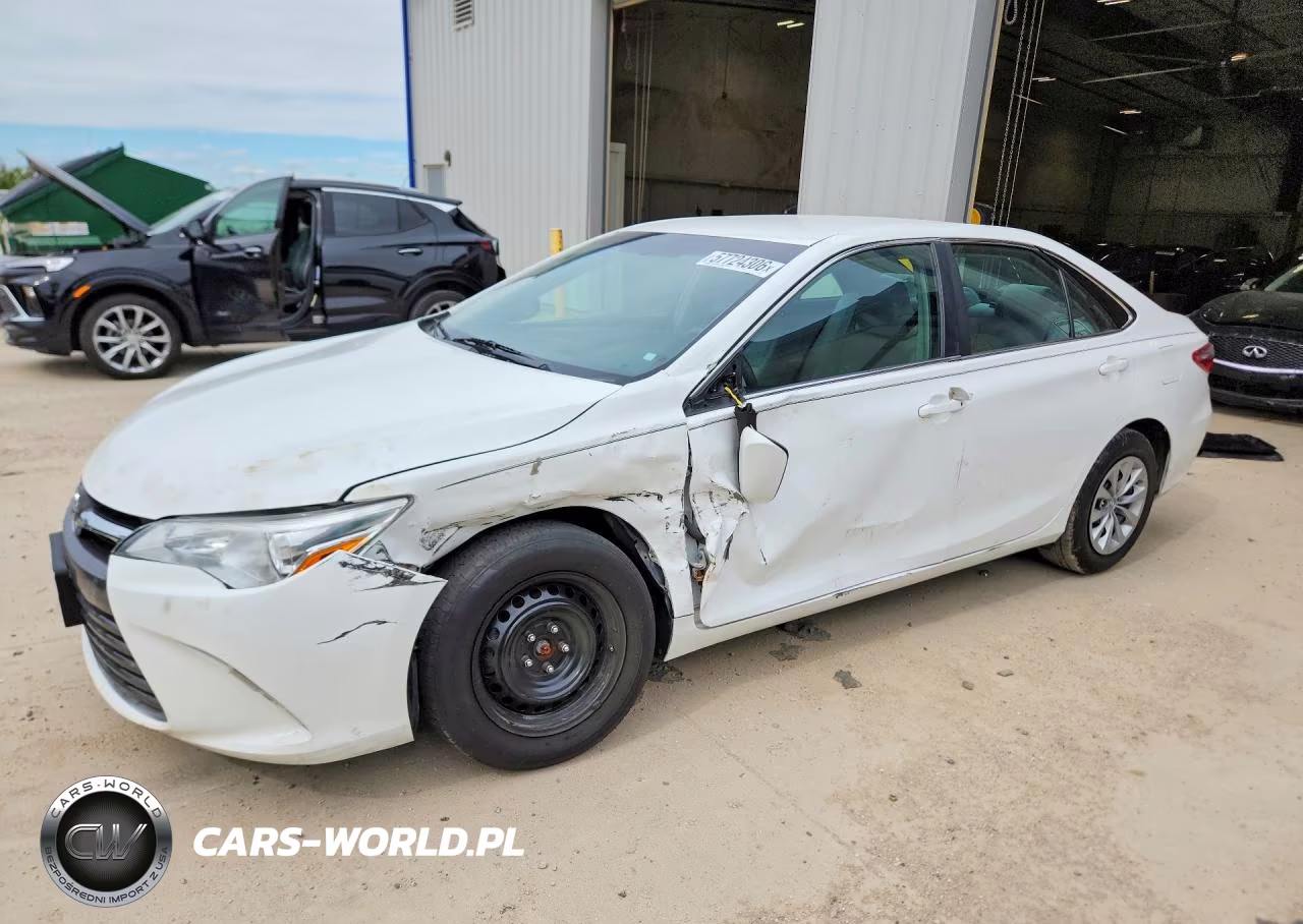 2016 Toyota Camry Le – zdjęcie 1 z 12