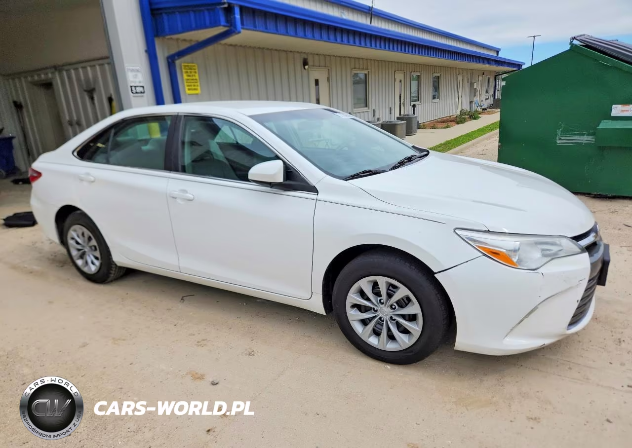 2016 Toyota Camry Le VIN:4T4BF1FK4GR557469 - 4
