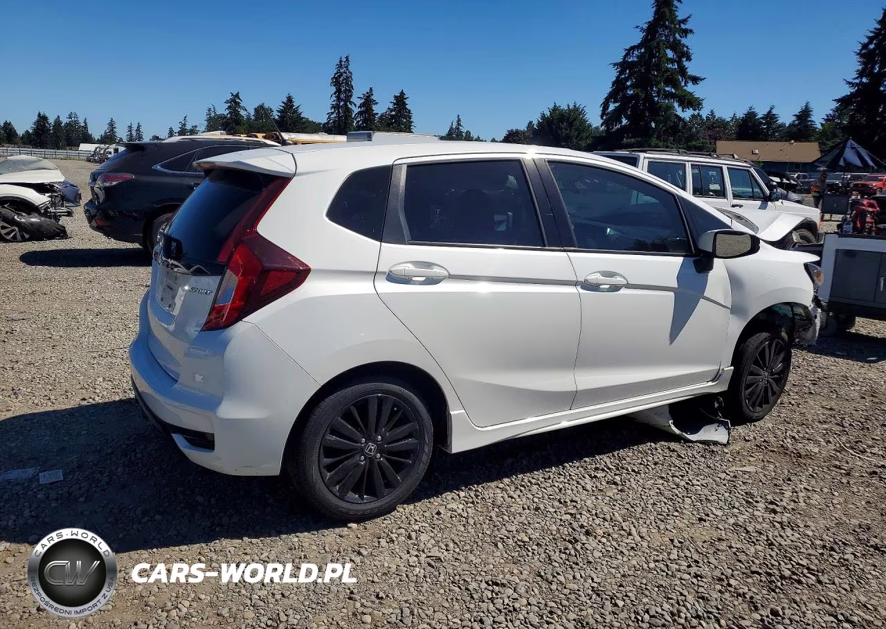 2018 Honda Fit Sport VIN:3HGGK5H63JM707639 - 3