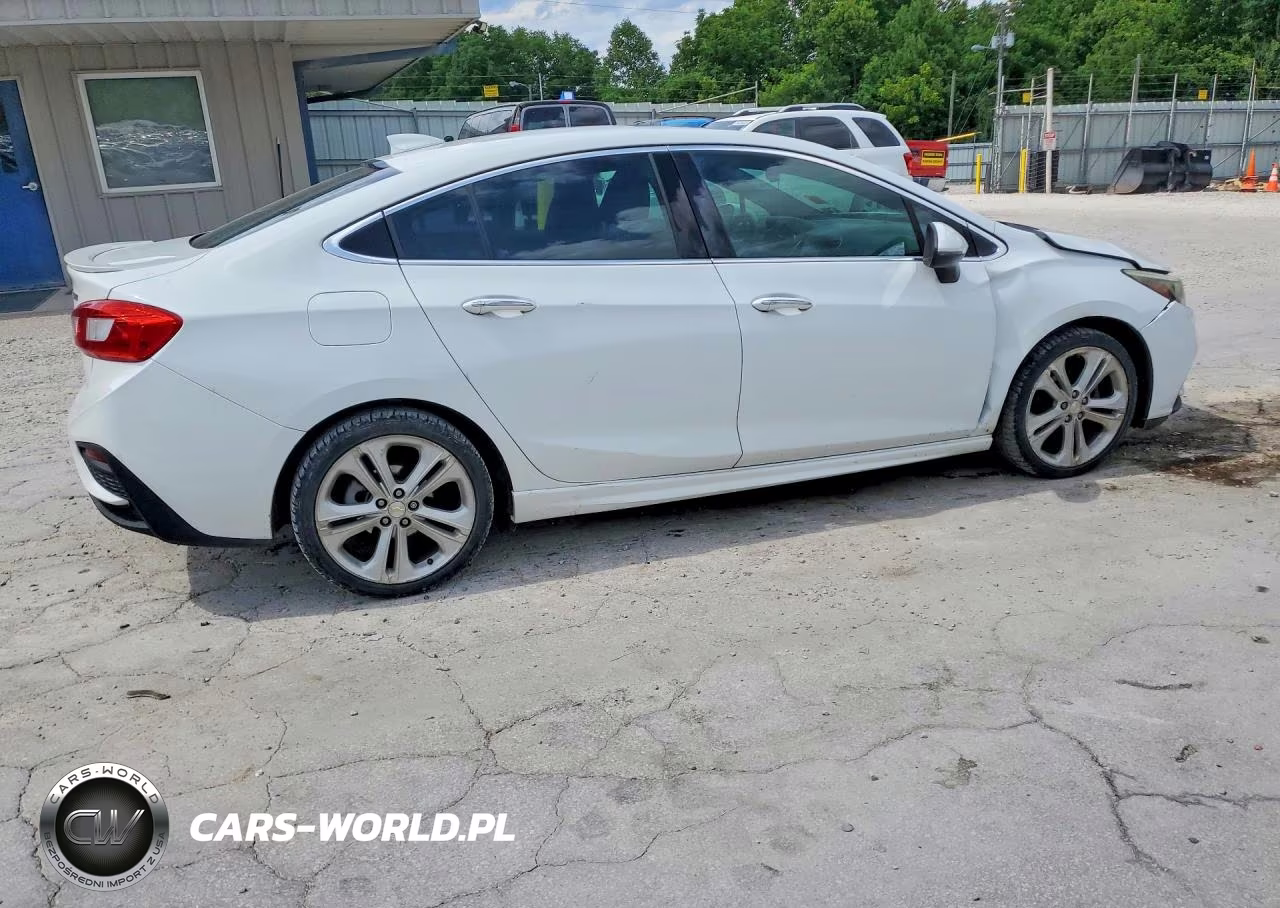 2016 Chevrolet Cruze Premier VIN:1G1BG5SM1G7302425 - 3