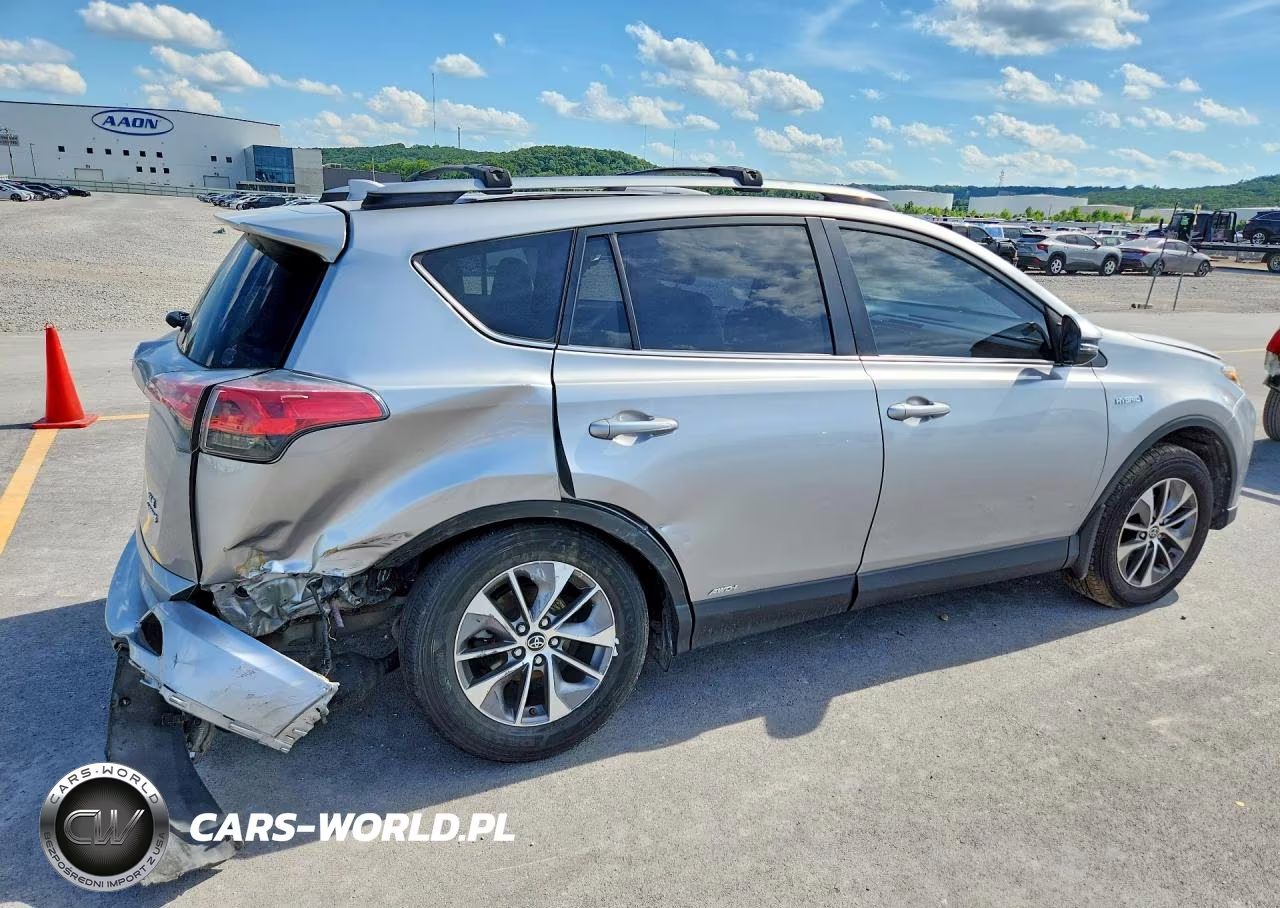2017 Toyota Rav4 Hybrid Xle VIN:JTMRJREV5HD077206 - 3