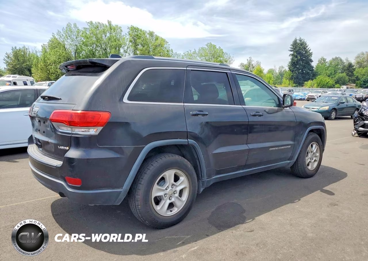 2015 Jeep Grand Cherokee Laredo VIN:1C4RJEAG8FC713930 - 3