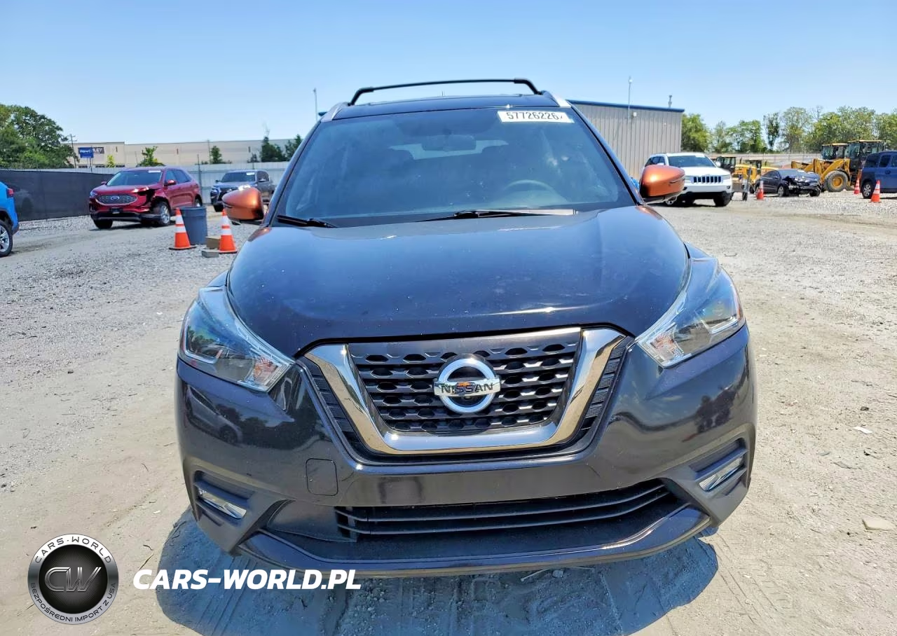 2019 Nissan Kicks Sr VIN:3N1CP5CUXKL499550 - 5