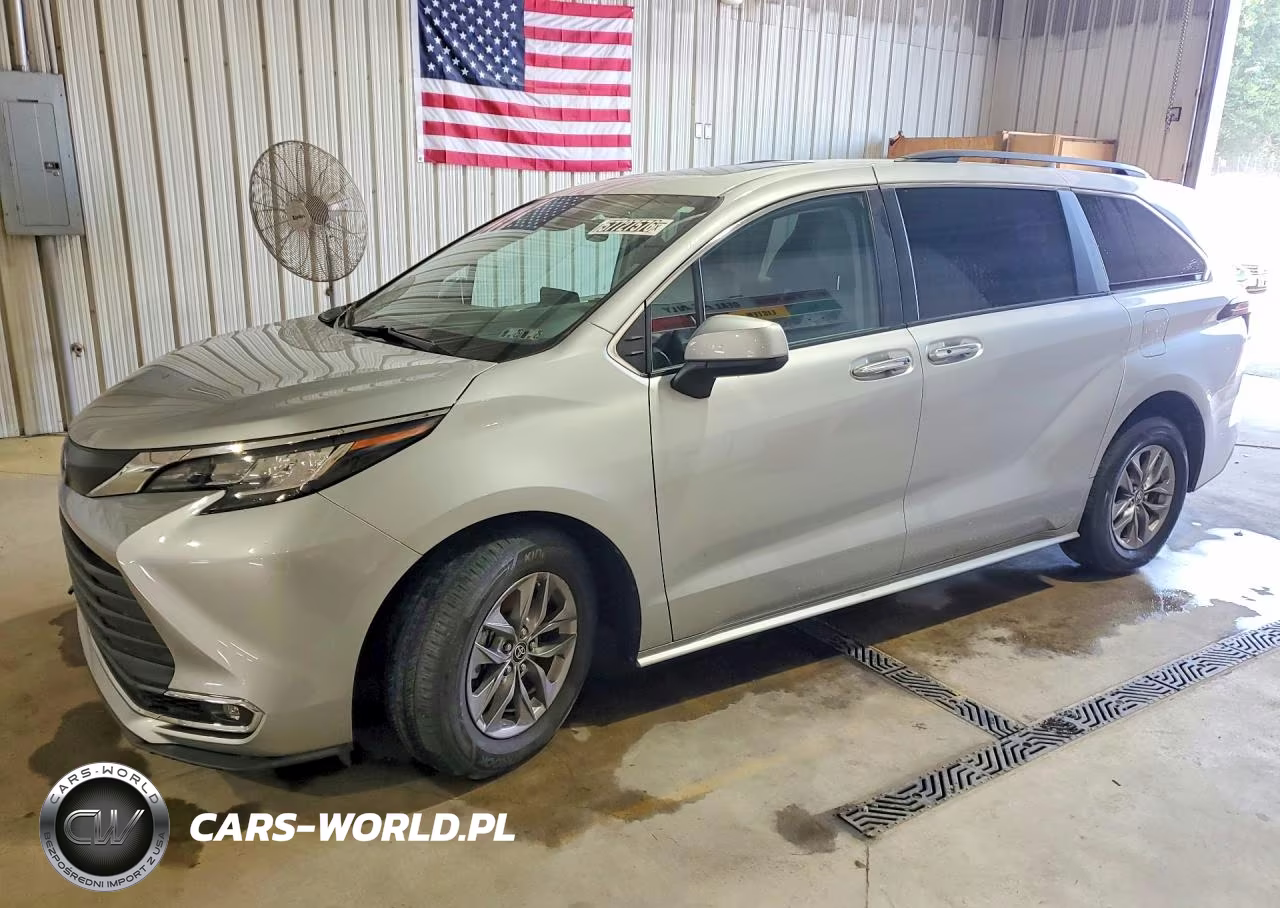 2023 Toyota Sienna Xle – zdjęcie 1 z 13