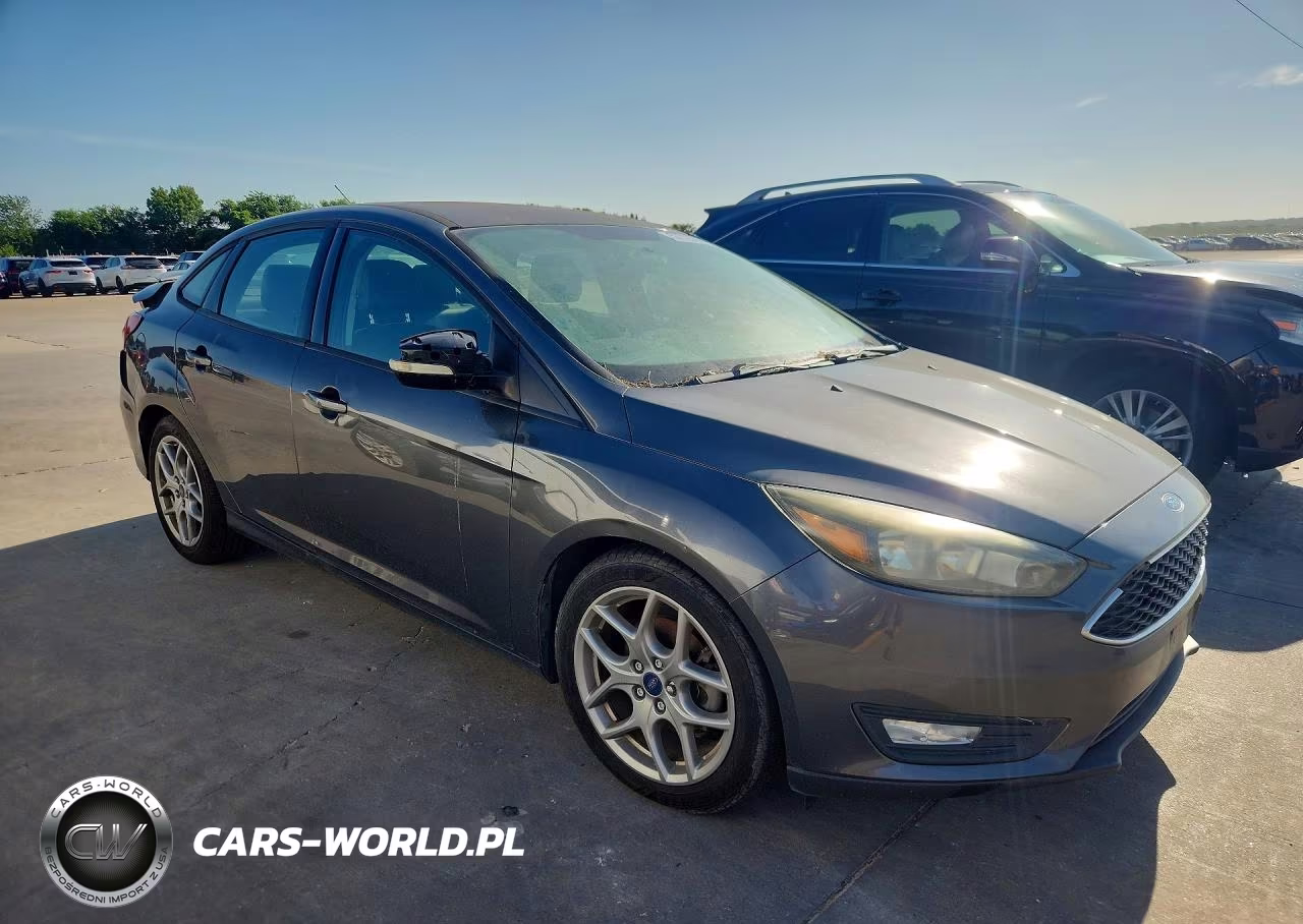 2015 Ford Focus Se VIN:1FADP3F20FL227922 - 4