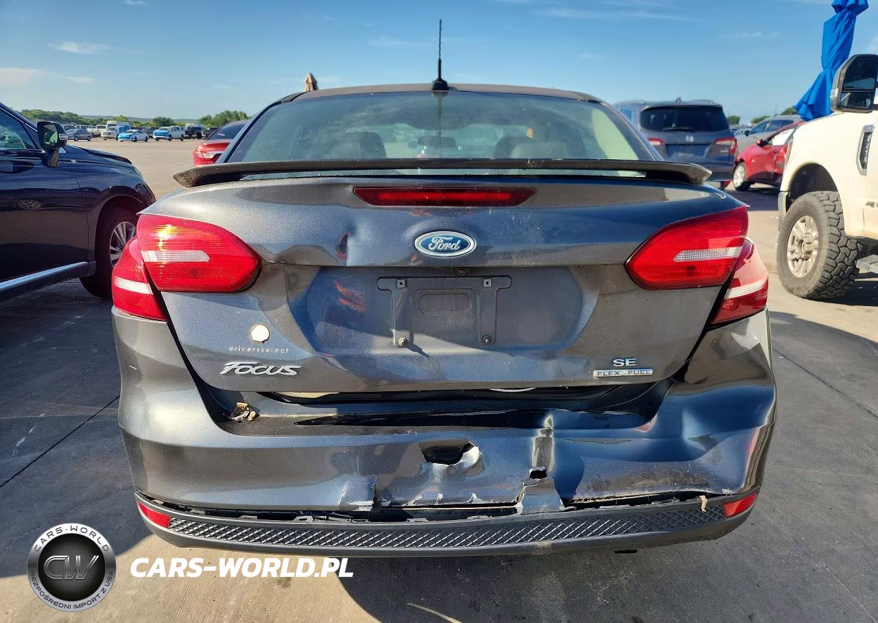 2015 Ford Focus Se VIN:1FADP3F20FL227922 - 6