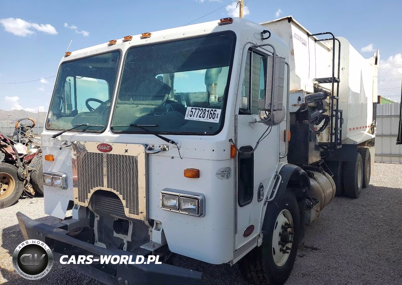 2011 Peterbilt 320 Refuse Truck VIN:3BPZL00X5BF120196 - 2