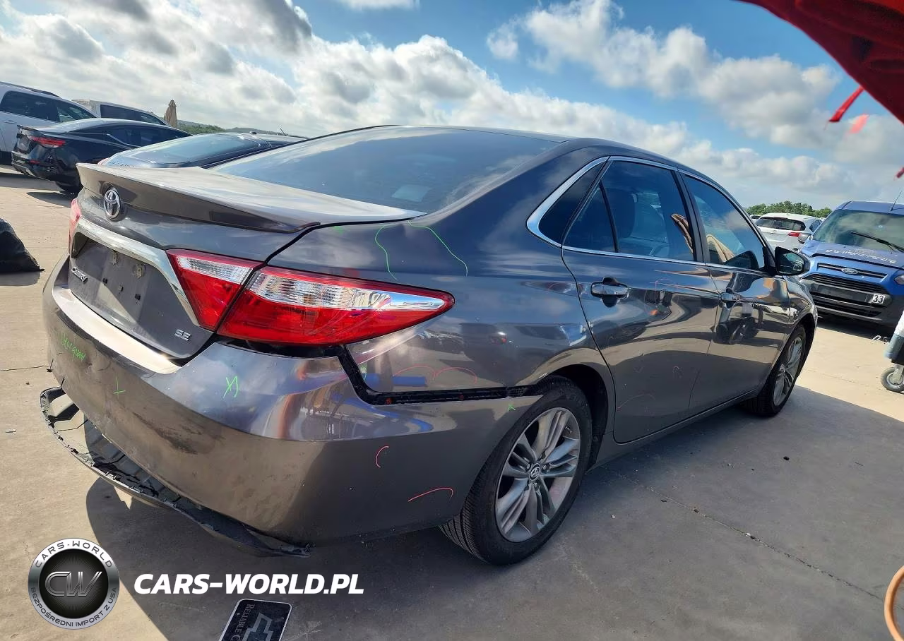 2016 Toyota Camry Se VIN:4T1BF1FK2GU143679 - 3