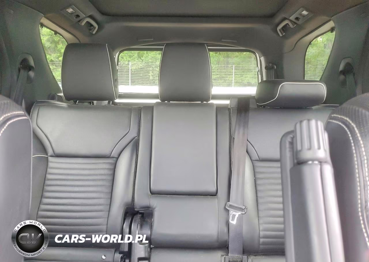 2021 Land Rover Discovery S R-Dynamic VIN:SALRT4RU7M2452221 - 10