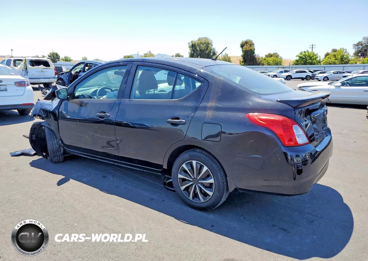 2018 Nissan Versa S Plus VIN:3N1CN7AP6JL822375 - 2