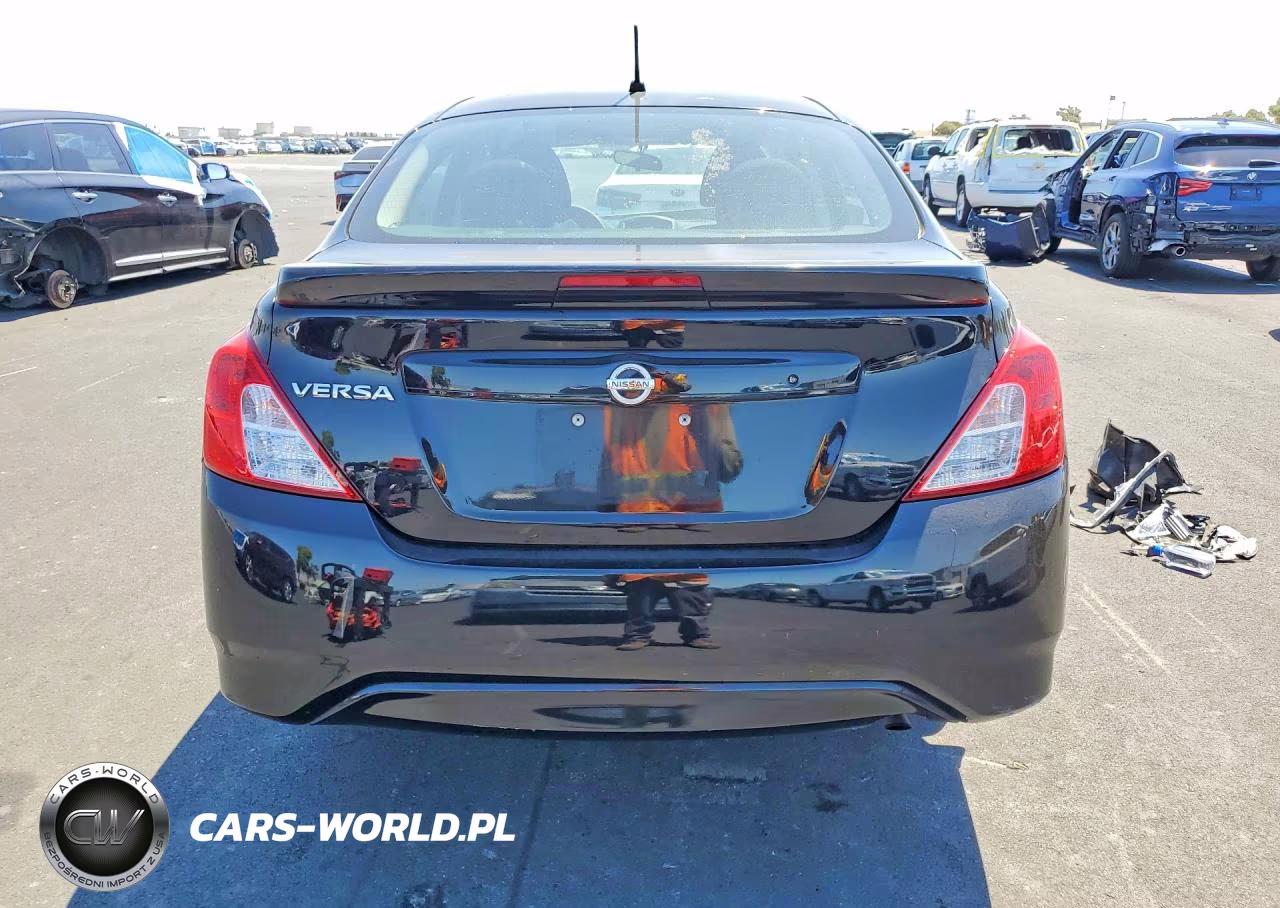 2018 Nissan Versa S Plus VIN:3N1CN7AP6JL822375 - 6