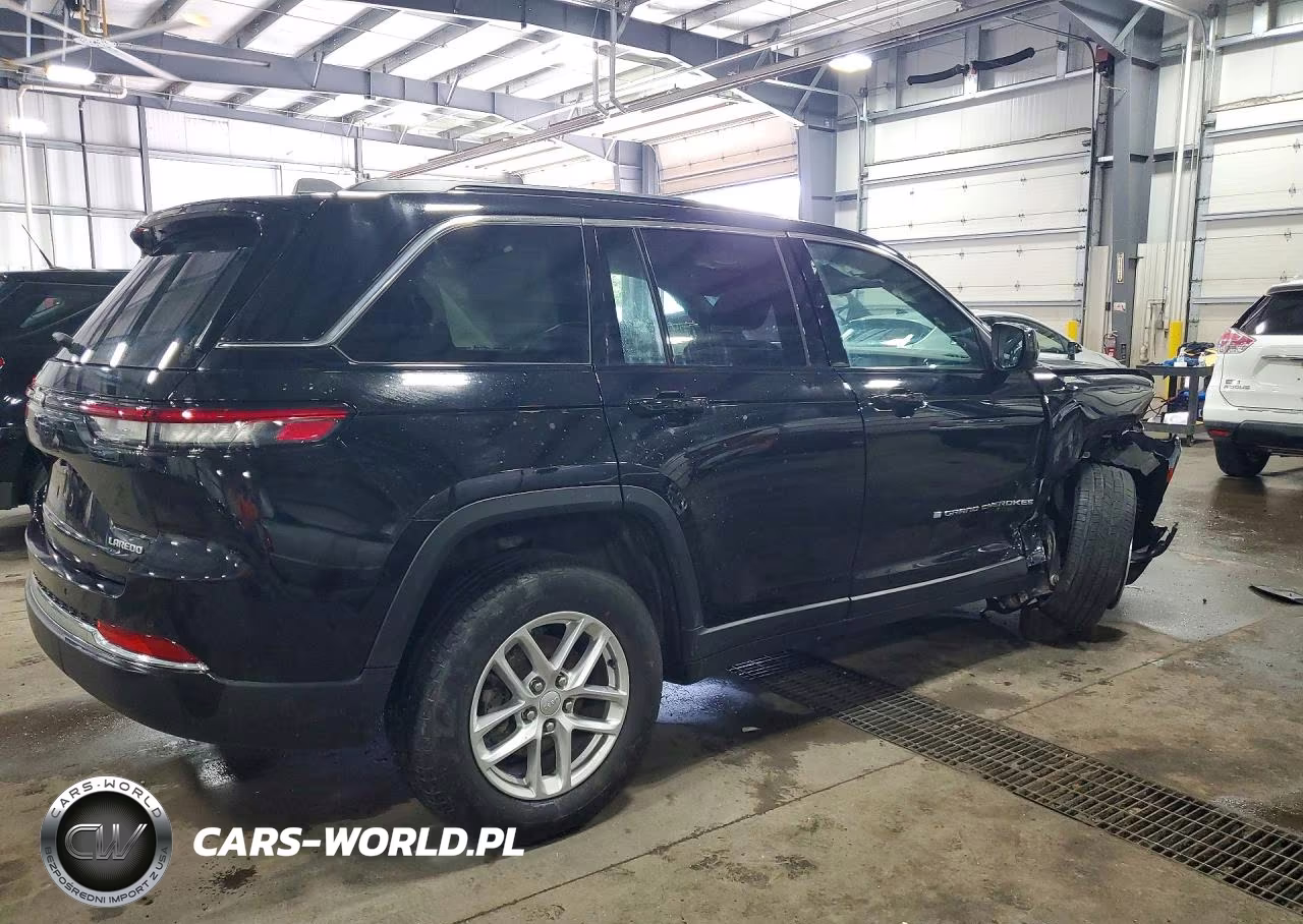2025 Jeep Grand Cherokee Laredo VIN:1C4RJHAG6SC265361 - 3