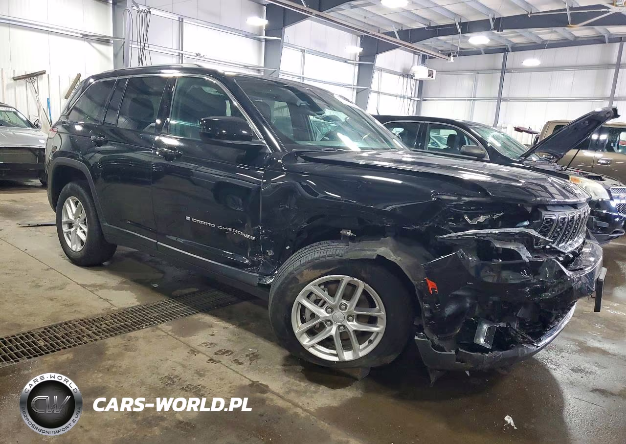 2025 Jeep Grand Cherokee Laredo VIN:1C4RJHAG6SC265361 - 4