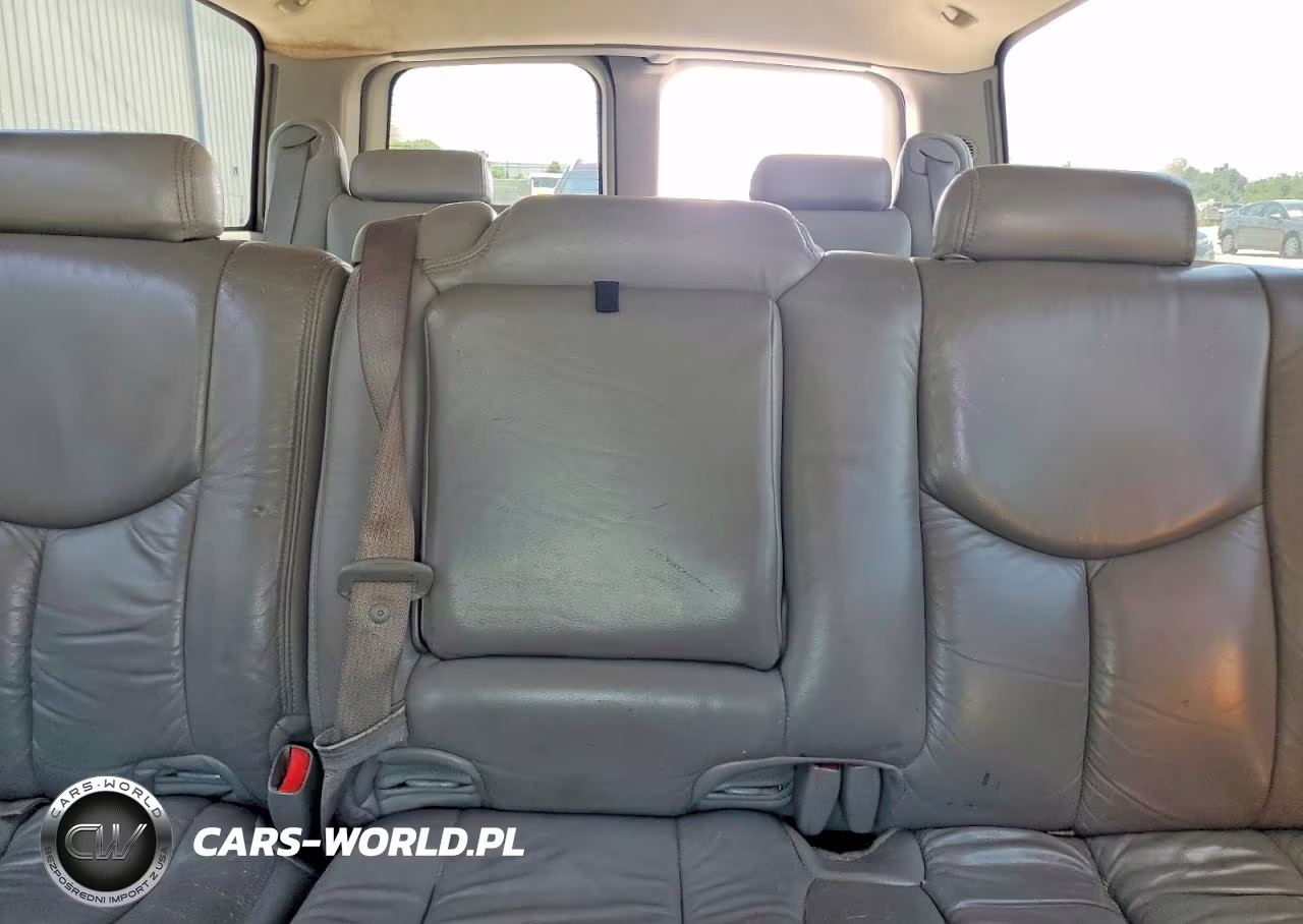 2004 Chevrolet Suburban C1500 VIN:1GNEC16ZX4J241788 - 10