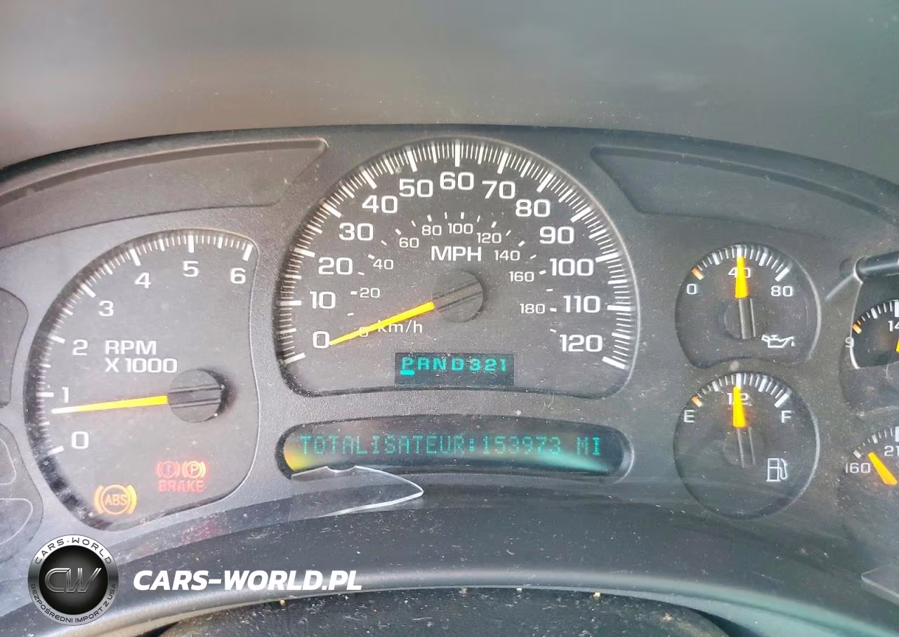 2004 Chevrolet Suburban C1500 VIN:1GNEC16ZX4J241788 - 9