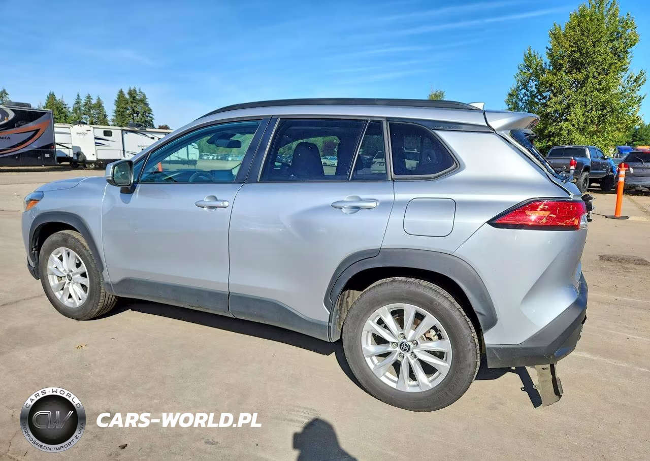 2022 Toyota Corolla Cross Xle VIN:7MUBAABG1NV041933 - 2
