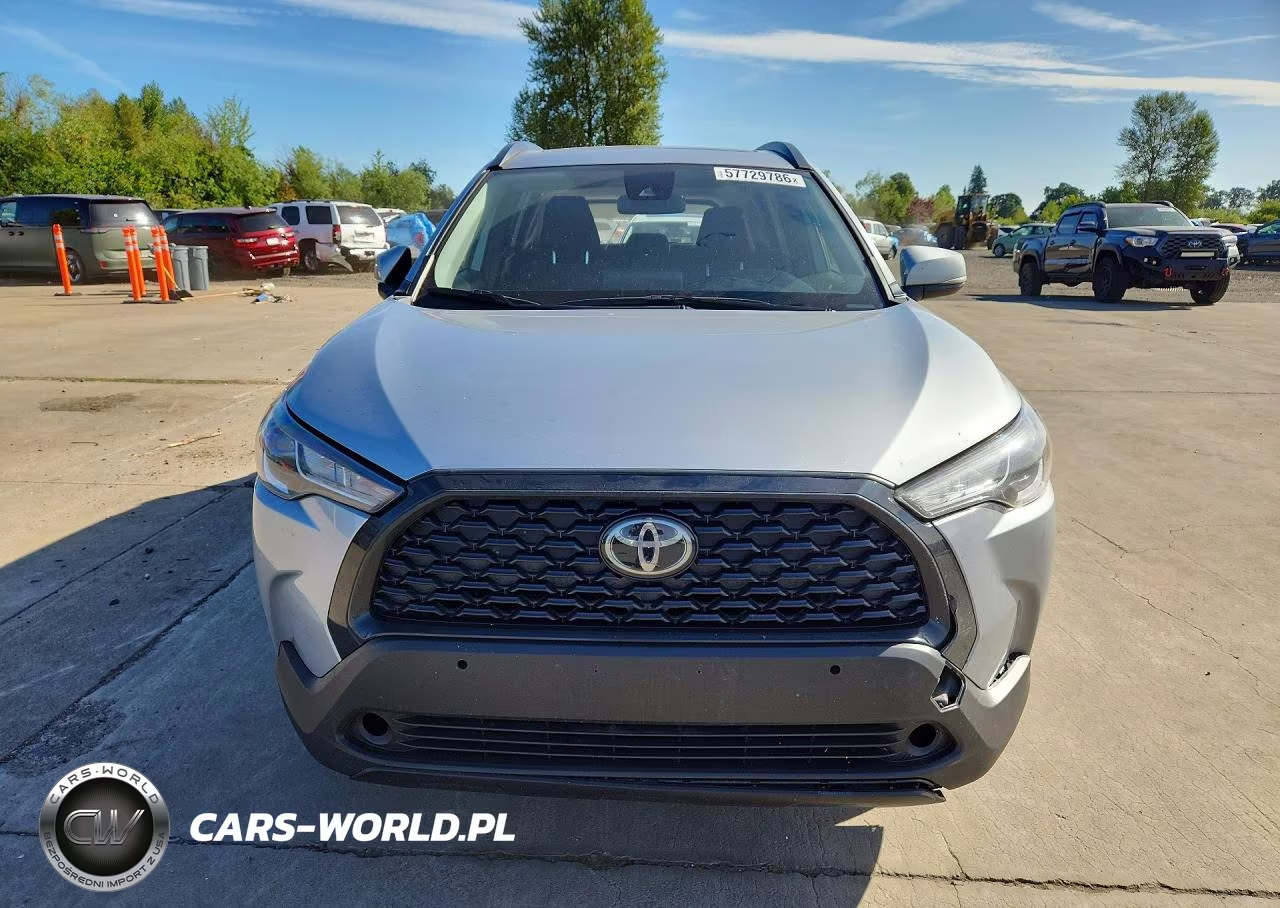 2022 Toyota Corolla Cross Xle VIN:7MUBAABG1NV041933 - 5