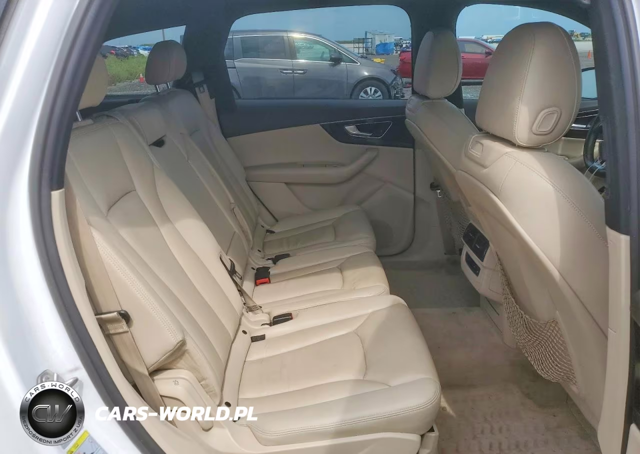 2017 Audi Q7 Premium Plus VIN:WA1LAAF75HD033692 - 11